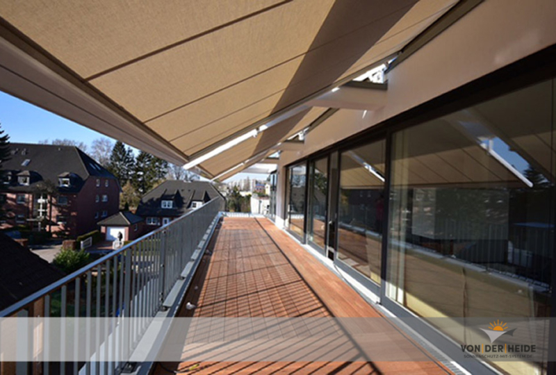 VDH-Schwebemarkisen  auf einem Balkon mit Dachmontage in Hamburg