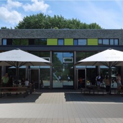 Großschirme Bahama-Jumbrella-XL Großschirme Bahama-Jumbrella-XL 6x6m in Kieler Schule