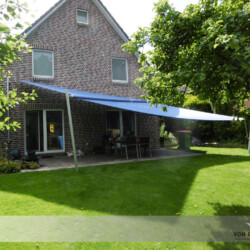 Blaues Soliday-C mit Höhenverstellung Blaues Diagonalwellen-Segel Soliday-C mit Höhenverstellung