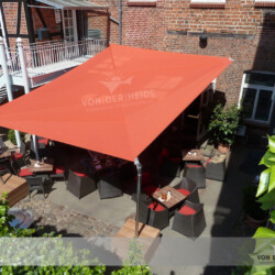 Soliday-C Sonnensegel in Lüneburger Restaurant Soliday-C Sonnensegel im Café News in der Altstadt Lüneburg