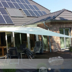 Dreieck-Fixsegel mit Höhenverstellung Dreieckiges leichtes Fixsegel mit Höhenverstellung in Kaltenkirchen