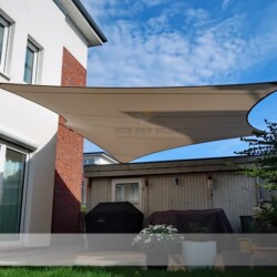Fünfeckiges Saisonsegel Fünf-Ecksegel / Sonnen- und Wetterschutz an Wohnhaus