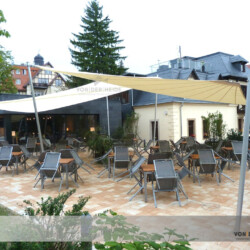 Sonnensegel Hotel Schöne Aussicht Dresden Zwei aufrollbare Sonnensegel auf der Restaurantterrasse Hotel Schöne Aussicht Dresden
