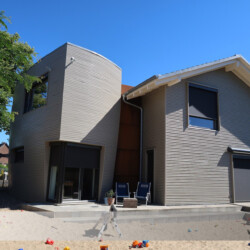 Kita-Fensterbeschattungen-Roma-Zip-Screen Roma-Zip-Screen als Fensterbeschattung und Raumverdunkelung in Kita