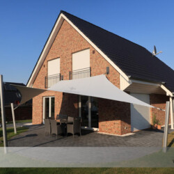 Saison-Hyparsegel nähe Lüneburg Saison-Hyparsegel auf VDH-Vario-Designmasten nähe Lüneburg