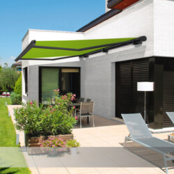 markilux 6000 Kassettenmarkise grün Kassettenmarkise markilux 6000 mit grünem Tuch an WDVS-Fassade