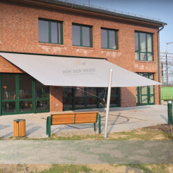 Großes Markisen-Segel Großes Markisen-Sonnensegel SunFurl RES mit beidseitig abgesenkten Höhverstellungen