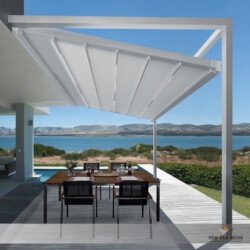 Leiner Pergola Sunrain Q - Wandmontage Leiner Pergola Sunrain Q mit Wandanschluss. Ausgefahren und abgesenkt