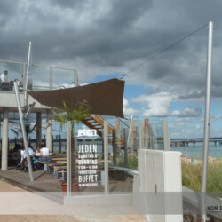 Sonnensegel an Ostsee-Promenade Sonnensegel an Ostsee-Promenade in Scharbeutz