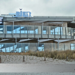 Wetterschutz am Pier 1 (heute AHOI) Scharbeutz Diverse individuell eingepasste Sonnensegel Schützen die Gäste auf dem verschiedenen Terrassen der Gastronomie.