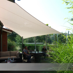 Sitzplatz unter einem Saisonsegel Loungecke und Essplatz unter einem Saisonsegel in Plön