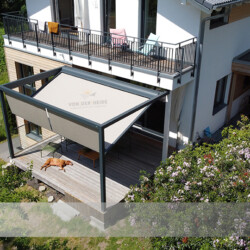 Q.bus Terrassendach Q.bus Terrassendach - ausgefahren und abgesenkt