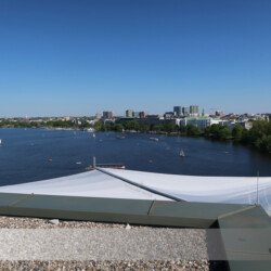 Blick über Sonnensegel auf Außenalster Hamburg Sonnensegel auf der Dachterrasse einer Firma an der Außenalster in Hamburg
