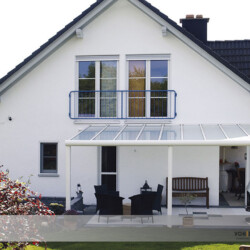 Terrassen-Glasdach Terrassen-Glasdach Modell Systemdach. Farbe weiß
