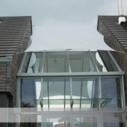 Sonnensegel auf Wintergarten Sonnensegel auf Wintergärten schützen nicht nur vor Aufheizung sondern bieten auch ästhetische Architektur