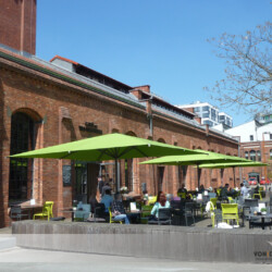 Gastroschirme EUREF-Campus Berlin Gastroschirme auf Restaurant-Terrasse auf dem EUREF-Campus Berlin