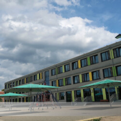 Groß-Schirme GLATZ-Palazzo-Royal Schule Lübeck mit Groß-Schirmen GLATZ-Palazzo-Royal