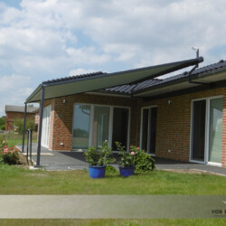 Schwebemarkise mit Dachanbindung Schwebemarkise mit Über-Dachmontage für mehr Höhe bzw. Luftigkeit