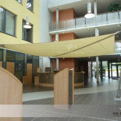 Soliday-C im Amt Meissen Schutz vor der Sonne durch das Glasdach im Amtsgebäude Meissen