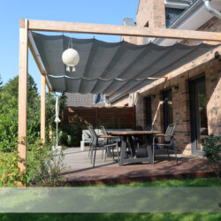 Pergola mit Raff-Sonnensegel Praktisch, schick und leicht... Raff-Segel Soliday