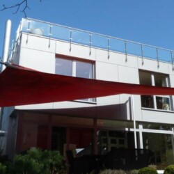 Rotes Sonnensegel Soliday-C Rotes Sonnensegel Soliday-C in Hamburg-Ninestedten (Elbvororten)